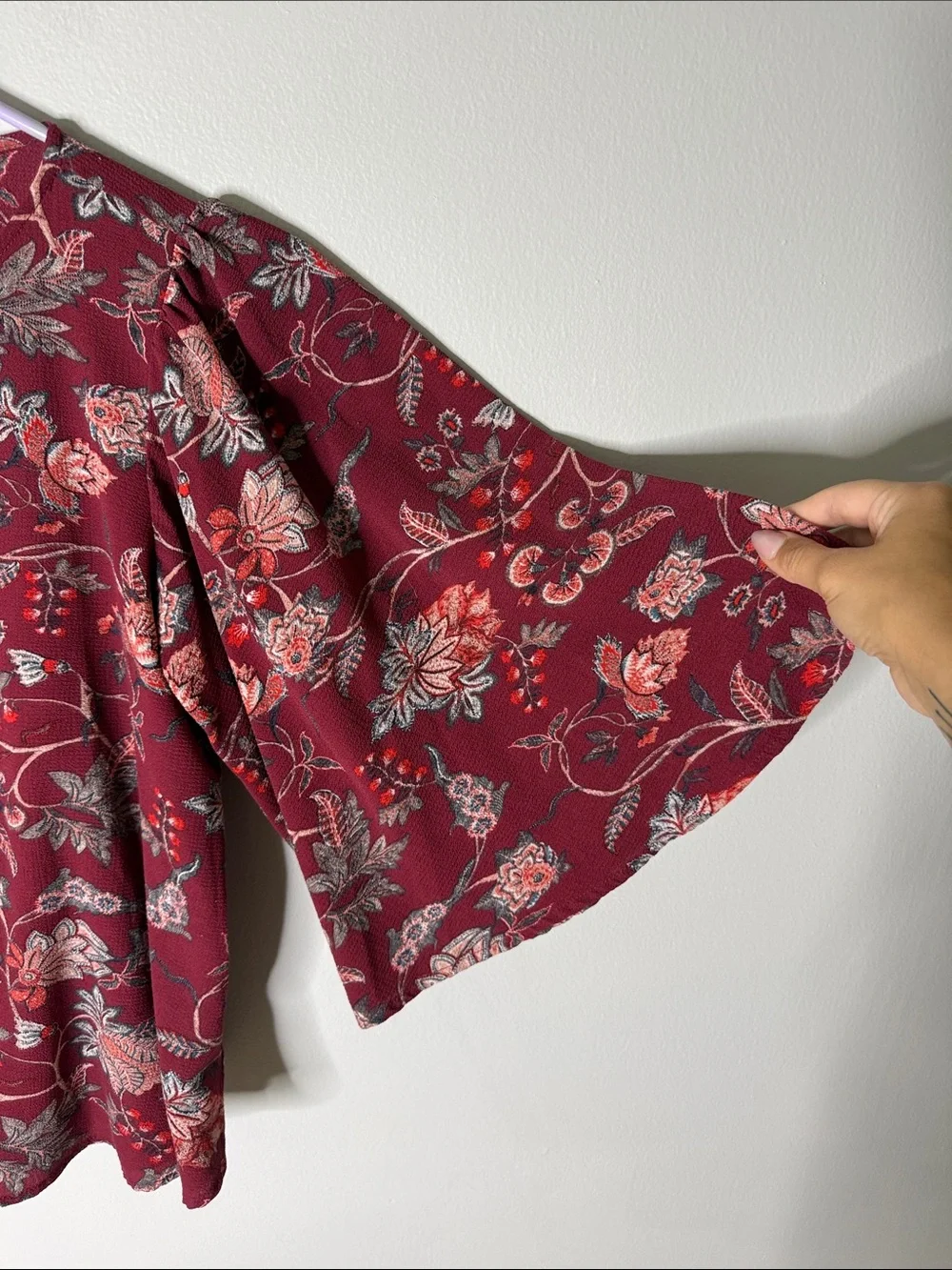 Bobeau Burgundy Floral Scoop Neck Blouse Size Large